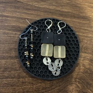 Chic Black and Cream Earrings Set